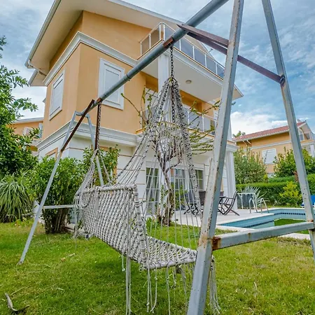 Luxury Private With Pool And Garden In Serik