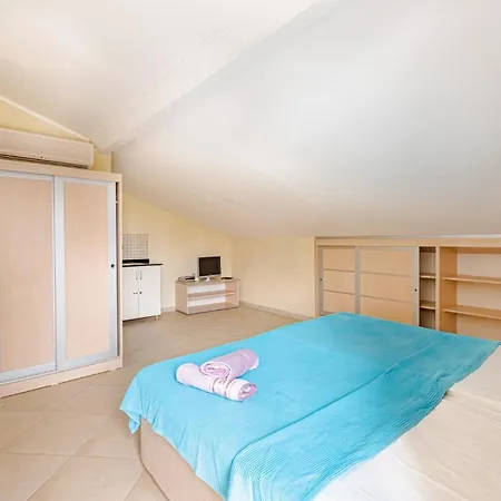Apartment Luxury Private With Pool And Garden In Serik