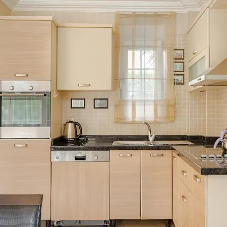 Apartment Luxury Private With Pool And Garden In Serik