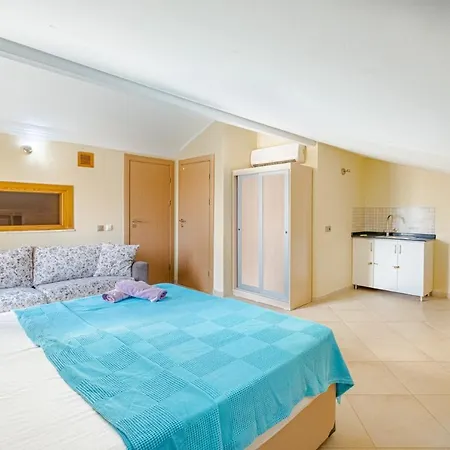 Luxury Private With Pool And Garden In Serik