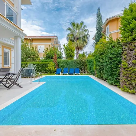 Luxury Private With Pool And Garden In Serik *